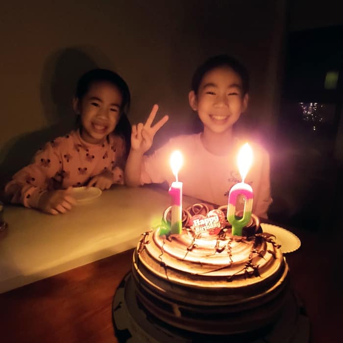 週六是我家姊姊十歲生日，在吹蠟燭之前