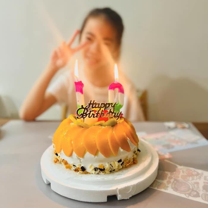 今天去麵包店拿生日蛋糕時