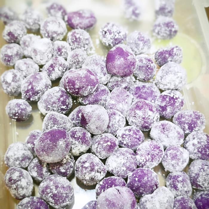 形狀不統一的芋圓放在一起讓身體不由自主的